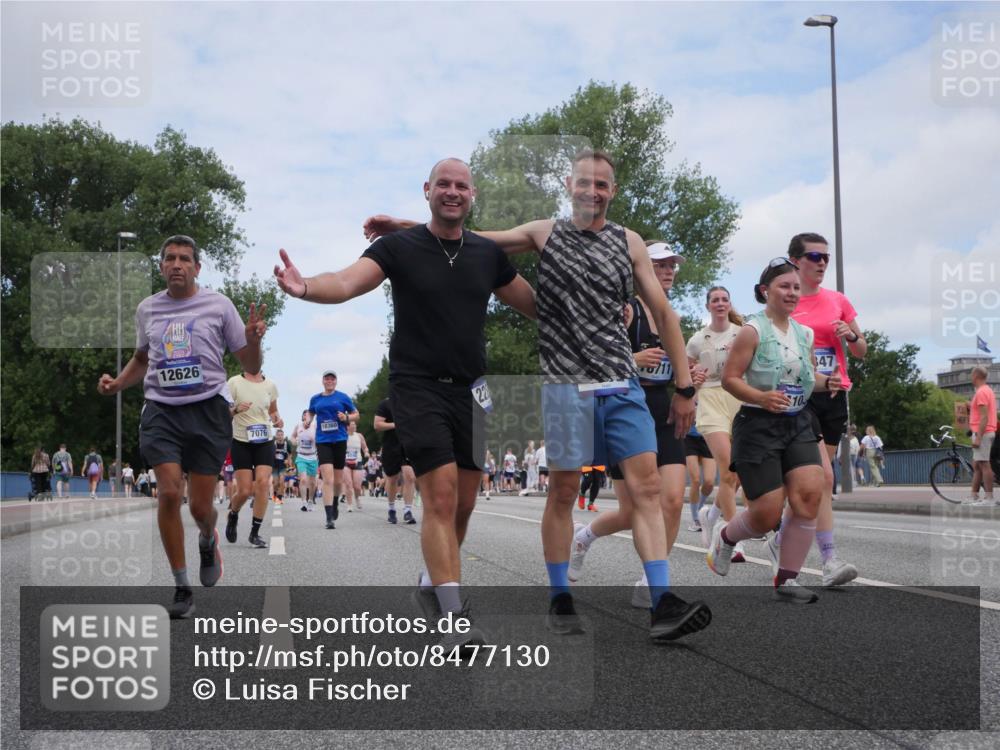 29.06.2025 - hella hamburg halbmarathon Luisa Fischer http://msf.ph/oto/8477130 29.06.2025 11:19:46 Kennedybrücke 12626, 7076, 18360, 22, 0711, 10, 47, 1492, 1493, 2283, 2671, 3903, 3904, 4112, 6811, 7076, 8208, 8347, 8776, 10456 meine-sportfotos.de