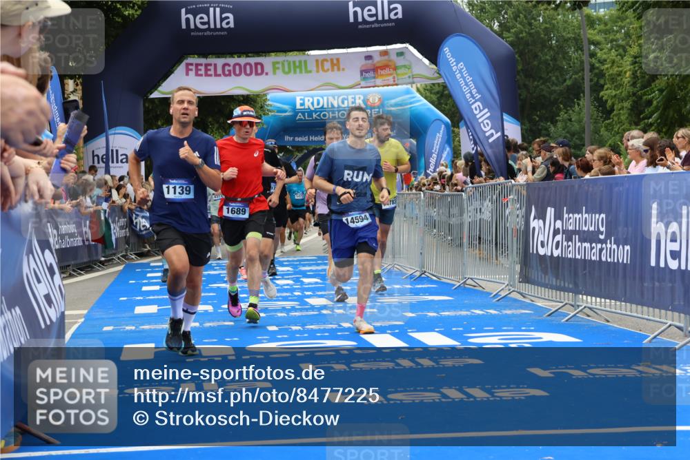29.06.2025 - hella hamburg halbmarathon Strokosch-Dieckow http://msf.ph/oto/8477225 29.06.2025 10:46:56 Ziel 1139, 1689, 4091, 4377, 5472, 9794, 10122, 13728, 14385, 14415, 14449, 14594, 14783, 15825, 16081, 17172, 17492, 17892, 17979, 19105 meine-sportfotos.de