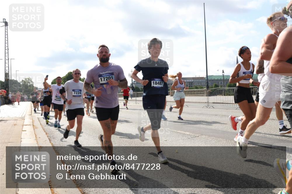 29.06.2025 - hella hamburg halbmarathon Lena Gebhardt http://msf.ph/oto/8477228 29.06.2025 09:55:55 Lombardsbrücke 18451, 7224, 17201, 18487, 1061, 1120, 1143, 1151, 1216, 1257, 1267, 1461, 1502, 1507, 1630, 1689, 1884, 1976, 2083, 2250, 2260, 2284, 2504, 2706, 2708, 2718, 2818, 2864, 2884, 3060, 3087, 3213, 3399, 3543, 3654, 3692, 3945, 3985, 4033, 4088, 4127, 4324, 4345, 4346, 4557, 4601, 4847, 4890, 4938, 5116, 5421, 5459, 5915, 6009, 6054, 6115, 6134, 6421, 6481, 6532, 6691, 6994, 7056, 7100, 7178, 7224, 7269, 7332, 8335, 8989 meine-sportfotos.de