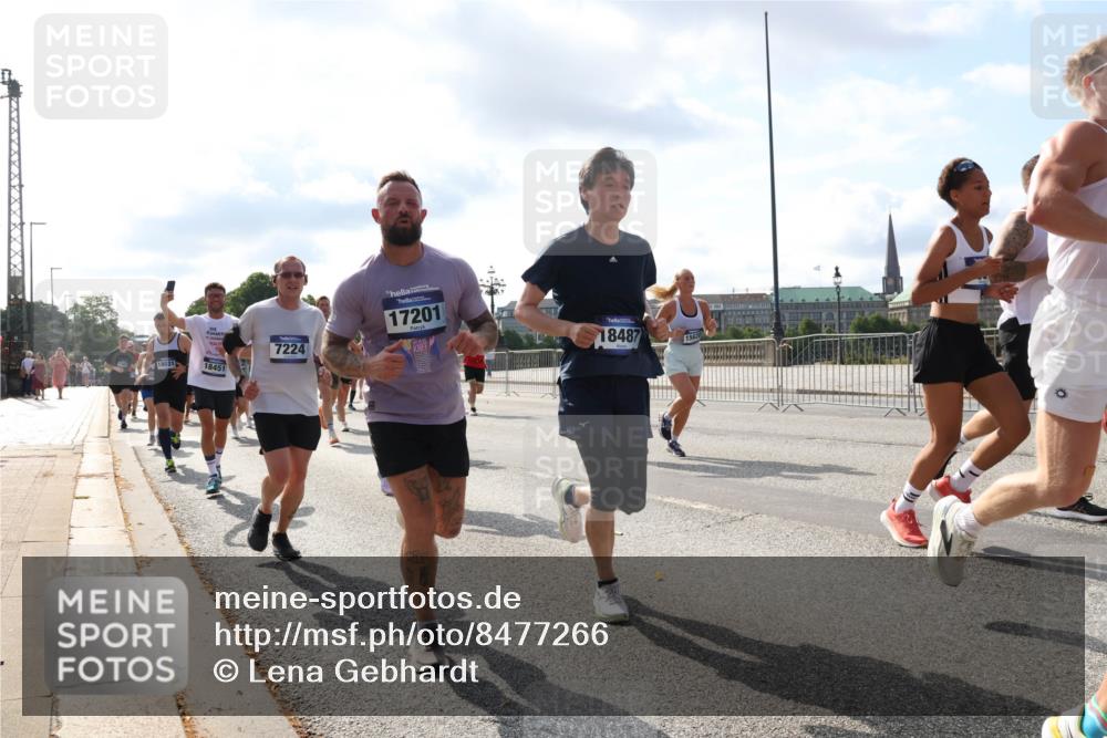 29.06.2025 - hella hamburg halbmarathon Lena Gebhardt http://msf.ph/oto/8477266 29.06.2025 09:55:55 Lombardsbrücke 18031, 18451, 7224, 17201, 18487, 1061, 1120, 1143, 1151, 1216, 1257, 1267, 1461, 1502, 1507, 1630, 1689, 1884, 1976, 2083, 2250, 2260, 2284, 2504, 2706, 2708, 2718, 2818, 2864, 2884, 3060, 3087, 3213, 3399, 3543, 3654, 3692, 3945, 3985, 4033, 4088, 4127, 4324, 4345, 4346, 4557, 4601, 4847, 4890, 4938, 5116, 5421, 5459, 5915, 6009, 6054, 6115, 6134, 6421, 6481, 6532, 6691, 6994, 7056, 7100, 7178, 7224, 7269, 7332, 8335, 8989 meine-sportfotos.de