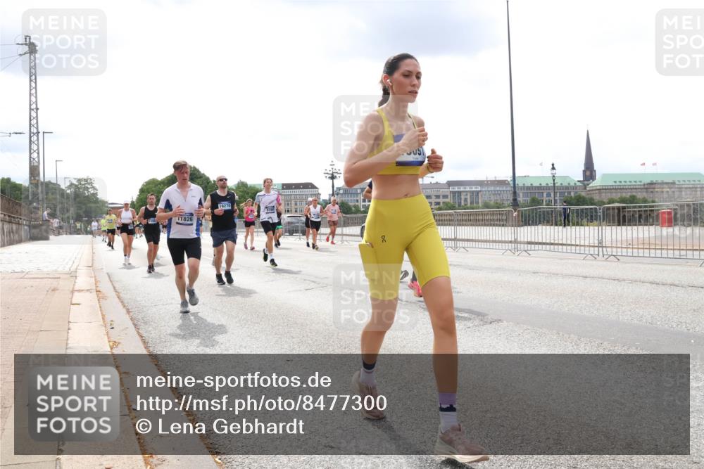 29.06.2025 - hella hamburg halbmarathon Lena Gebhardt http://msf.ph/oto/8477300 29.06.2025 10:33:22 Lombardsbrücke 826, 16270, 1078, 1324, 1732, 1764, 1995, 2038, 2054, 2085, 2342, 2776, 2838, 2959, 3341, 3391, 3708, 3812, 3871, 4030, 4096, 4164, 4361, 4445, 4449, 4555, 4650, 5075, 5110, 5180, 5581, 5917, 6109, 6773, 6861, 6999, 7653, 7705, 7982, 8021, 8157, 8170, 8282, 8595, 8891, 9143, 9234, 9258, 9289, 9438, 9471, 9542, 9591, 9592, 9750, 9768, 9780, 9799, 11229, 11260, 11713, 11756, 11811, 11826, 12039, 12423, 12424, 14305, 14743, 15951 meine-sportfotos.de