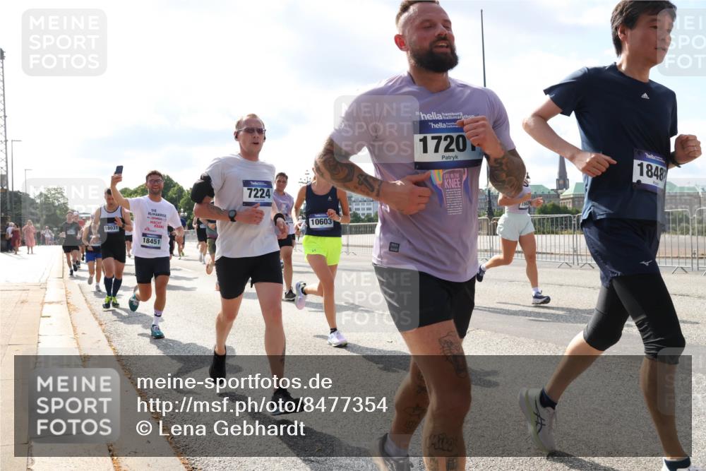 29.06.2025 - hella hamburg halbmarathon Lena Gebhardt http://msf.ph/oto/8477354 29.06.2025 09:55:56 Lombardsbrücke 18031, 18451, 7224, 10603, 3, 1720, 1848, 1061, 1120, 1143, 1151, 1216, 1257, 1267, 1461, 1502, 1507, 1630, 1689, 1884, 1976, 2083, 2250, 2260, 2284, 2504, 2706, 2708, 2718, 2818, 2864, 2884, 3060, 3087, 3213, 3399, 3543, 3654, 3692, 3945, 3985, 4033, 4088, 4127, 4324, 4345, 4346, 4557, 4601, 4847, 4890, 4938, 5116, 5421, 5459, 5915, 6009, 6054, 6115, 6134, 6421, 6481, 6532, 6691, 6994, 7056, 7100, 7178, 7224, 7269, 7332, 8335, 8989, 10596 meine-sportfotos.de