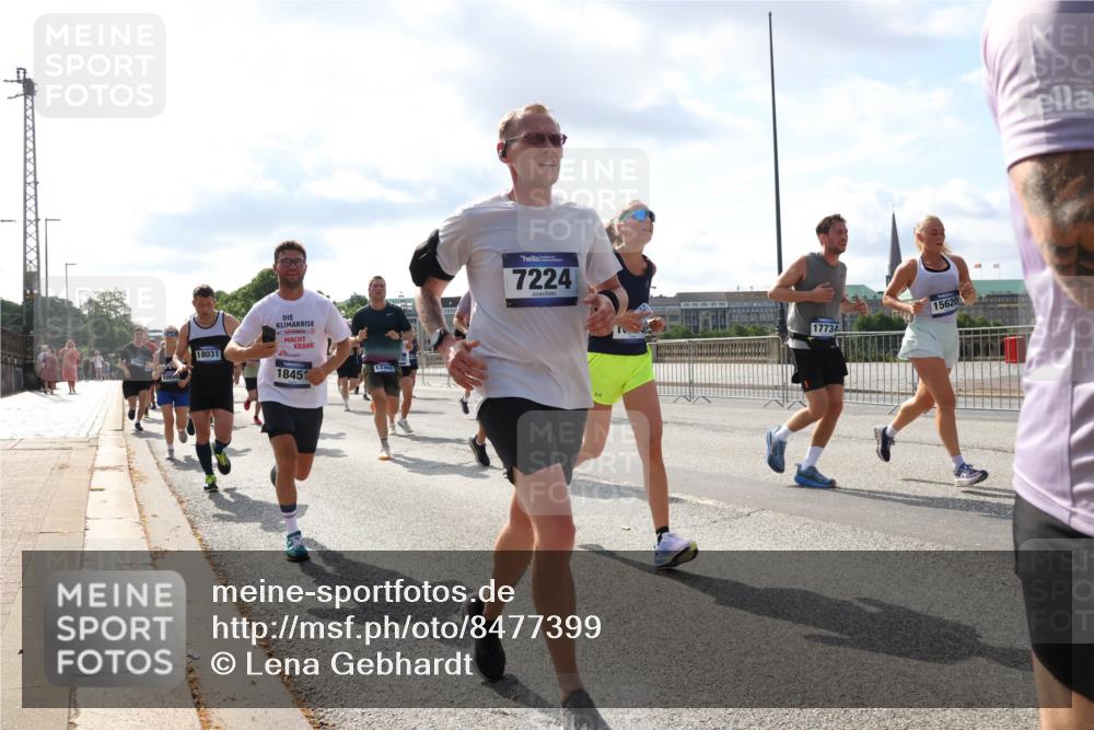 29.06.2025 - hella hamburg halbmarathon Lena Gebhardt http://msf.ph/oto/8477399 29.06.2025 09:55:56 Lombardsbrücke 18031, 18451, 13301, 7224, 17734, 15620, 1061, 1120, 1143, 1151, 1216, 1257, 1267, 1461, 1502, 1507, 1630, 1689, 1884, 1976, 2083, 2250, 2260, 2284, 2504, 2706, 2708, 2718, 2818, 2864, 2884, 3060, 3087, 3213, 3399, 3543, 3654, 3692, 3945, 3985, 4033, 4088, 4127, 4324, 4345, 4346, 4557, 4601, 4847, 4890, 4938, 5116, 5421, 5459, 5915, 6009, 6054, 6115, 6134, 6421, 6481, 6532, 6691, 6994, 7056, 7100, 7178, 7224, 7269, 7332, 8335, 8989, 10596 meine-sportfotos.de