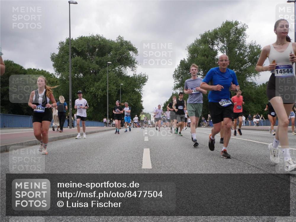 29.06.2025 - hella hamburg halbmarathon Luisa Fischer http://msf.ph/oto/8477504 29.06.2025 10:47:53 Kennedybrücke 8436, 12318, 1339, 3596, 16572, 14544, 571, 2186, 2692, 3596, 4215, 5730, 5731, 6036, 6895 meine-sportfotos.de