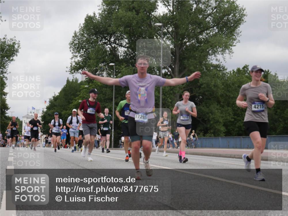 29.06.2025 - hella hamburg halbmarathon Luisa Fischer http://msf.ph/oto/8477675 29.06.2025 10:48:01 Kennedybrücke 13119, 10304, 3500, 10, 7610, 17293, 4215, 3506, 4215, 5730, 5731, 6922, 7610, 7818, 10303, 10304 meine-sportfotos.de