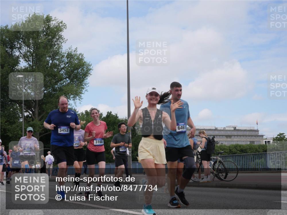 29.06.2025 - hella hamburg halbmarathon Luisa Fischer http://msf.ph/oto/8477734 29.06.2025 11:20:05 Kennedybrücke 15723, 12866, 3452, 1292, 3168, 15121, 6461, 2393, 3168, 3197, 3198, 3452, 4686, 5468, 5478, 6385, 6461, 6668, 7009, 7010, 7319, 7923, 8500, 8775, 10201, 10720 meine-sportfotos.de