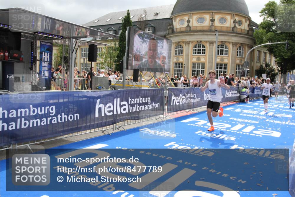 29.06.2025 - hella hamburg halbmarathon Michael Strokosch http://msf.ph/oto/8477789 29.06.2025 10:39:53 Ziel 1603, 1975, 2525, 2563, 2573, 4766, 6149, 11714, 14204, 15744, 15813, 18013 meine-sportfotos.de