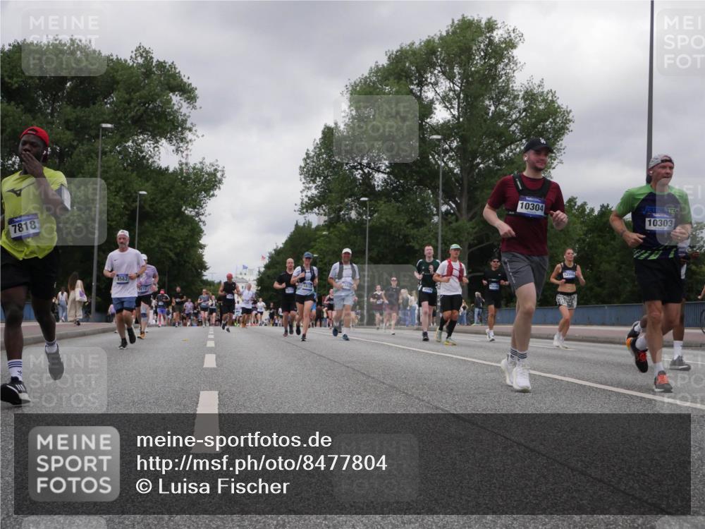 29.06.2025 - hella hamburg halbmarathon Luisa Fischer http://msf.ph/oto/8477804 29.06.2025 10:48:04 Kennedybrücke 7818, 10304, 10303, 8582, 3506, 12995, 1713, 3506, 4215, 5730, 5731, 6922, 7610, 7818, 10303, 10304 meine-sportfotos.de