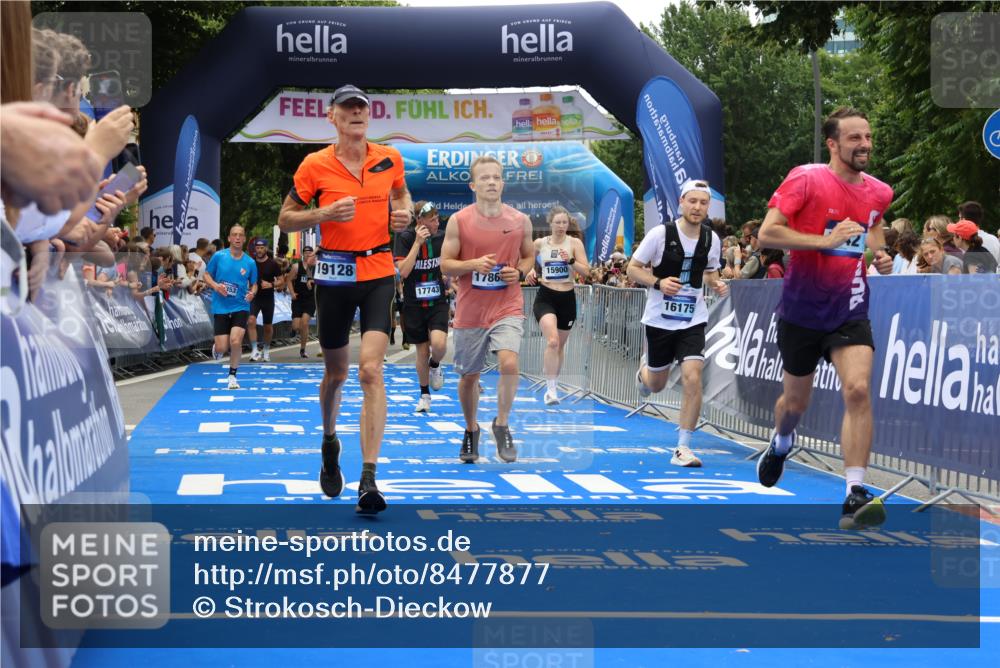 29.06.2025 - hella hamburg halbmarathon Strokosch-Dieckow http://msf.ph/oto/8477877 29.06.2025 10:46:41 Ziel 1920, 1942, 3976, 6630, 9051, 11858, 13525, 13554, 13940, 14541, 15026, 15133, 15714, 15900, 16175, 17353, 17669, 17743, 17865, 18297, 19128 meine-sportfotos.de