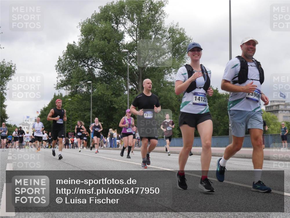 29.06.2025 - hella hamburg halbmarathon Luisa Fischer http://msf.ph/oto/8477950 29.06.2025 10:48:09 Kennedybrücke 13261, 1022, 13115, 14123, 3906, 1273, 1685, 1713, 3238, 3506, 6002, 6922, 7541, 10223, 10303, 10304 meine-sportfotos.de