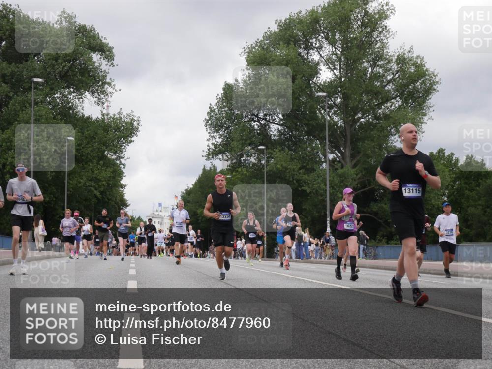 29.06.2025 - hella hamburg halbmarathon Luisa Fischer http://msf.ph/oto/8477960 29.06.2025 10:48:10 Kennedybrücke 845, 13261, 10223, 13115, 3238, 1273, 1685, 1713, 3238, 3506, 6002, 6922, 7541, 8605, 10223 meine-sportfotos.de