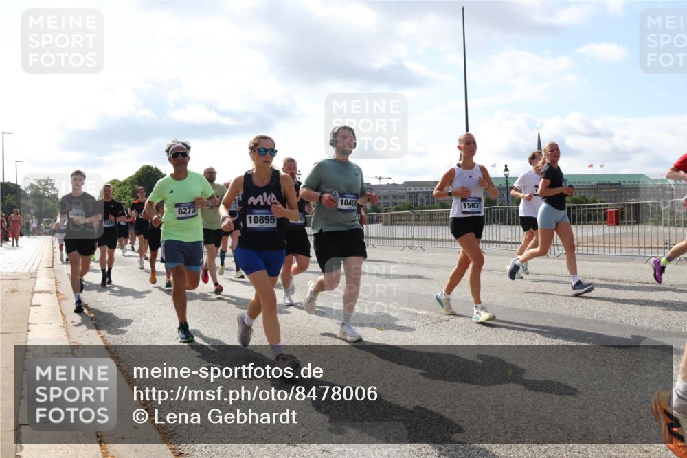29.06.2025 - hella hamburg halbmarathon Lena Gebhardt http://msf.ph/oto/8478006 29.06.2025 09:55:59 Lombardsbrücke 13803, 15502, 8273, 10895, 10408, 15831, 1061, 1120, 1143, 1151, 1216, 1257, 1267, 1461, 1502, 1507, 1630, 1689, 2083, 2250, 2260, 2284, 2504, 2706, 2708, 2718, 2818, 2864, 2884, 3060, 3087, 3213, 3399, 3543, 3654, 3692, 3945, 3985, 4033, 4088, 4127, 4324, 4345, 4346, 4557, 4601, 4847, 4890, 4938, 5116, 5421, 5459, 5915, 6009, 6054, 6115, 6134, 6421, 6481, 6532, 6691, 6994, 7056, 7100, 7178, 7224, 7269, 7332, 8335, 8989, 10596 meine-sportfotos.de
