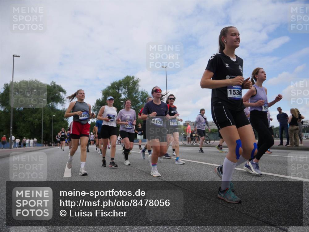 29.06.2025 - hella hamburg halbmarathon Luisa Fischer http://msf.ph/oto/8478056 29.06.2025 11:20:15 Kennedybrücke 4405, 7725, 6129, 7319, 1536, 792, 2393, 3245, 4405, 5389, 5468, 5478, 5710, 5711, 6129, 6668, 7318, 7319, 7725, 7923, 8061, 8468, 8711, 8775, 9284, 10046, 10201, 10601 meine-sportfotos.de