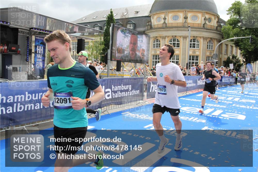 29.06.2025 - hella hamburg halbmarathon Michael Strokosch http://msf.ph/oto/8478145 29.06.2025 10:40:09 Ziel 2826, 5007, 5050, 5508, 5916, 6080, 7495, 8933, 12091, 13514, 15424, 17973 meine-sportfotos.de