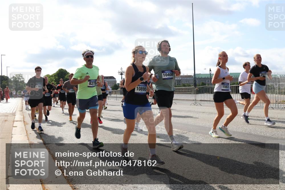 29.06.2025 - hella hamburg halbmarathon Lena Gebhardt http://msf.ph/oto/8478162 29.06.2025 09:55:59 Lombardsbrücke 13803, 15502, 8668, 11009, 82739, 392, 10895, 10408, 2818, 15831, 1061, 1120, 1143, 1151, 1216, 1257, 1267, 1461, 1502, 1507, 1630, 1689, 2083, 2250, 2260, 2284, 2504, 2706, 2708, 2718, 2818, 2864, 2884, 3060, 3087, 3213, 3399, 3543, 3654, 3692, 3945, 3985, 4033, 4088, 4127, 4324, 4345, 4346, 4557, 4601, 4847, 4890, 4938, 5116, 5421, 5459, 5915, 6009, 6054, 6115, 6134, 6421, 6481, 6532, 6691, 6994, 7056, 7100, 7178, 7224, 7269, 7332, 8335, 8989, 10596 meine-sportfotos.de