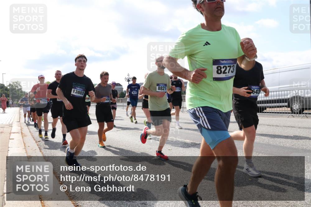 29.06.2025 - hella hamburg halbmarathon Lena Gebhardt http://msf.ph/oto/8478191 29.06.2025 09:56:00 Lombardsbrücke 2250, 13803, 009, 9074, 8821, 5116, 8273, 543, 1061, 1120, 1143, 1151, 1216, 1257, 1267, 1461, 1499, 1502, 1507, 1630, 1689, 2083, 2250, 2260, 2284, 2504, 2706, 2708, 2718, 2818, 2864, 2884, 3060, 3087, 3213, 3399, 3543, 3654, 3692, 3945, 3985, 4033, 4088, 4127, 4324, 4345, 4346, 4557, 4601, 4847, 4890, 4938, 5116, 5421, 5459, 5915, 6009, 6054, 6115, 6134, 6168, 6421, 6481, 6532, 6691, 6994, 7056, 7100, 7178, 7224, 7269, 7332, 7943, 8335, 8989, 10596 meine-sportfotos.de