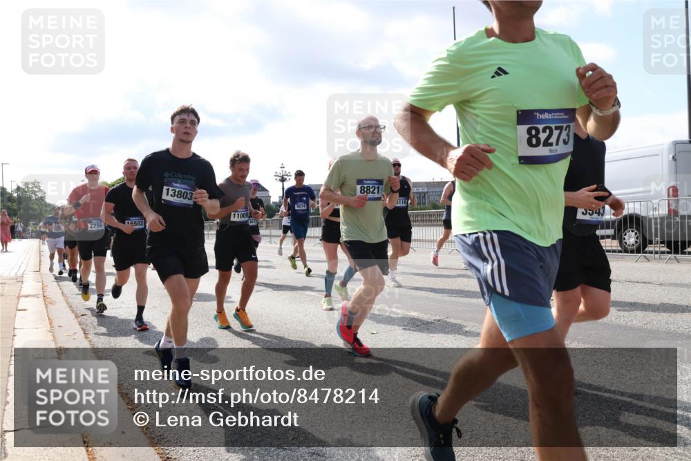 29.06.2025 - hella hamburg halbmarathon Lena Gebhardt http://msf.ph/oto/8478214 29.06.2025 09:56:00 Lombardsbrücke 2250, 15502, 13803, 11009, 9074, 8821, 5116, 8273, 5543, 1061, 1120, 1143, 1151, 1216, 1257, 1267, 1461, 1499, 1502, 1507, 1630, 1689, 2083, 2250, 2260, 2284, 2504, 2706, 2708, 2718, 2818, 2864, 2884, 3060, 3087, 3213, 3399, 3543, 3654, 3692, 3945, 3985, 4033, 4088, 4127, 4324, 4345, 4346, 4557, 4601, 4847, 4890, 4938, 5116, 5421, 5459, 5915, 6009, 6054, 6115, 6134, 6168, 6421, 6481, 6532, 6691, 6994, 7056, 7100, 7178, 7224, 7269, 7332, 7943, 8335, 8989, 10596 meine-sportfotos.de