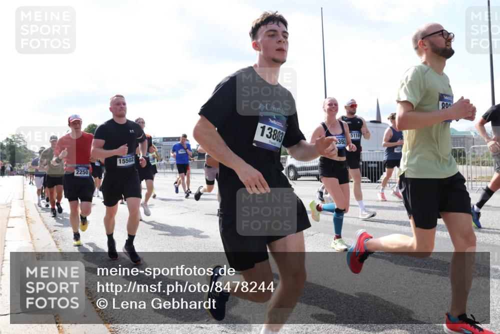 29.06.2025 - hella hamburg halbmarathon Lena Gebhardt http://msf.ph/oto/8478244 29.06.2025 09:56:00 Lombardsbrücke 2250, 15502, 14628, 13803, 5116, 392, 1885, 200, 1061, 1120, 1143, 1151, 1216, 1257, 1267, 1461, 1499, 1502, 1507, 1630, 1689, 2083, 2250, 2260, 2284, 2504, 2706, 2708, 2718, 2818, 2864, 2884, 3060, 3087, 3213, 3399, 3543, 3654, 3692, 3945, 3985, 4033, 4088, 4127, 4324, 4345, 4346, 4557, 4601, 4847, 4890, 4938, 5116, 5421, 5459, 5915, 6009, 6054, 6115, 6134, 6168, 6421, 6481, 6532, 6691, 6994, 7056, 7100, 7178, 7224, 7269, 7332, 7943, 8335, 8989, 10596 meine-sportfotos.de