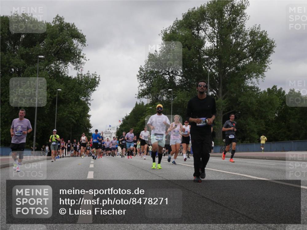 29.06.2025 - hella hamburg halbmarathon Luisa Fischer http://msf.ph/oto/8478271 29.06.2025 10:48:25 Kennedybrücke 4056, 16494, 074, 1024002, 34, 6841, 1024, 1798, 4388, 6841, 6888, 7216, 8745, 8907, 9084, 9085 meine-sportfotos.de