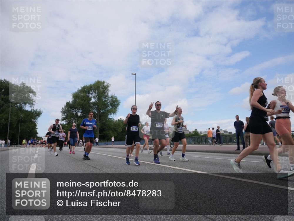 29.06.2025 - hella hamburg halbmarathon Luisa Fischer http://msf.ph/oto/8478283 29.06.2025 11:20:22 Kennedybrücke 3245, 5710, 5711, 1004, 3578, 2301, 2431, 3245, 5389, 5710, 5711, 8061, 9284, 10046, 10601, 10873 meine-sportfotos.de