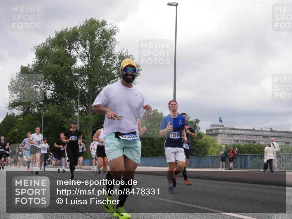 29.06.2025 - hella hamburg halbmarathon Luisa Fischer http://msf.ph/oto/8478331 29.06.2025 10:48:28 Kennedybrücke 1798, 8745, 16494, 13580, 6841, 1024, 1798, 4337, 4388, 6841, 6888, 8745, 8907, 9084, 10668 meine-sportfotos.de