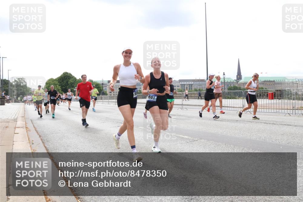 29.06.2025 - hella hamburg halbmarathon Lena Gebhardt http://msf.ph/oto/8478350 29.06.2025 10:33:26 Lombardsbrücke 95, 9591, 1324, 1764, 1995, 2038, 2054, 2085, 2342, 2776, 2838, 2959, 3170, 3341, 3391, 3560, 3812, 3871, 4030, 4096, 4164, 4361, 4433, 4445, 4449, 4650, 5075, 5096, 5110, 5141, 5180, 5569, 5581, 5917, 6109, 6773, 6854, 6999, 7653, 7705, 7982, 8021, 8157, 8282, 8595, 8891, 9143, 9234, 9258, 9289, 9438, 9471, 9591, 9592, 9750, 9780, 9799, 11229, 11260, 11713, 11811, 11826, 12039, 14305, 14743, 15951 meine-sportfotos.de