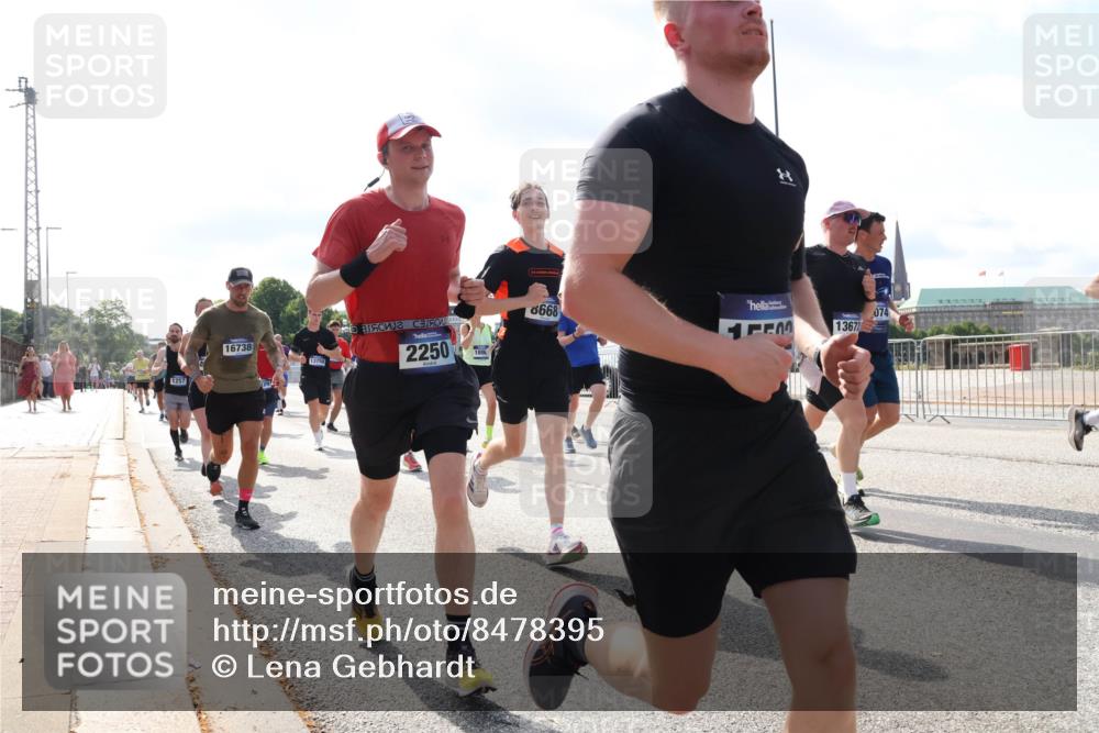 29.06.2025 - hella hamburg halbmarathon Lena Gebhardt http://msf.ph/oto/8478395 29.06.2025 09:56:01 Lombardsbrücke 1257, 16738, 13758, 2250, 188, 8668, 074, 13672, 1061, 1120, 1143, 1151, 1216, 1257, 1267, 1461, 1499, 1502, 1507, 1630, 1689, 2083, 2250, 2260, 2284, 2504, 2706, 2708, 2718, 2818, 2864, 2884, 3060, 3087, 3213, 3399, 3543, 3654, 3692, 3945, 3985, 4033, 4088, 4127, 4324, 4345, 4346, 4557, 4601, 4847, 4890, 4938, 5116, 5421, 5459, 5607, 6009, 6054, 6115, 6134, 6168, 6421, 6481, 6691, 6994, 7056, 7100, 7178, 7224, 7269, 7332, 7943, 8335, 8514, 8989, 10596 meine-sportfotos.de