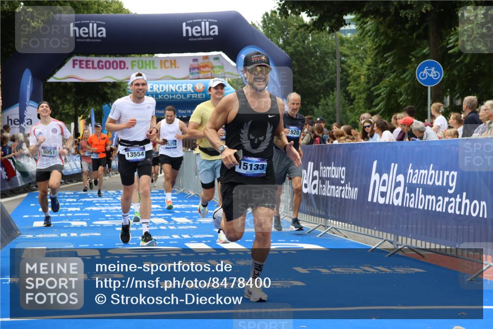 29.06.2025 - hella hamburg halbmarathon Strokosch-Dieckow http://msf.ph/oto/8478400 29.06.2025 10:46:36 Ziel 1920, 1942, 4497, 5459, 8482, 9051, 9232, 9386, 9529, 13525, 13554, 15026, 15133, 15206, 15714, 16175, 17281, 17461, 17743, 17865, 18297, 18882, 19128 meine-sportfotos.de