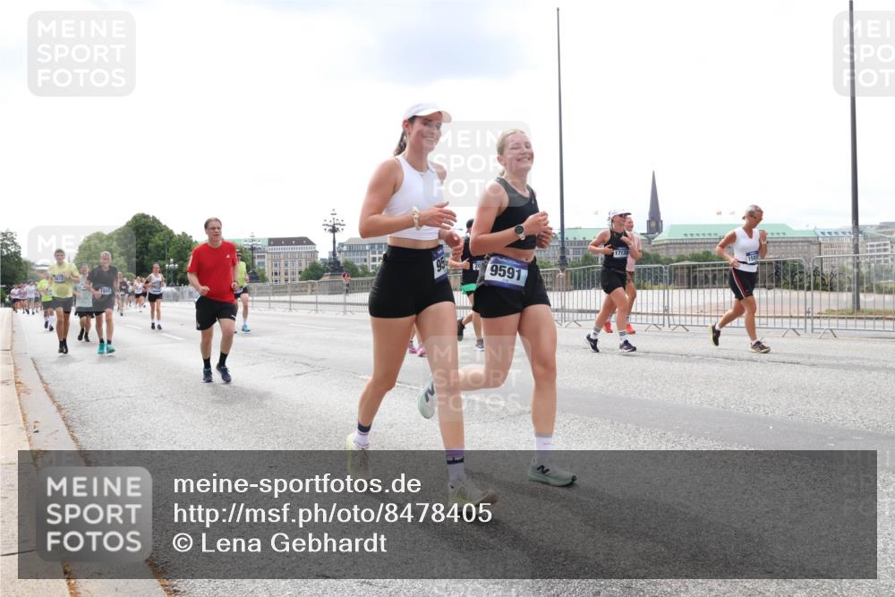 29.06.2025 - hella hamburg halbmarathon Lena Gebhardt http://msf.ph/oto/8478405 29.06.2025 10:33:26 Lombardsbrücke 1995, 95, 9591, 17135, 1324, 1764, 1995, 2038, 2054, 2085, 2342, 2776, 2838, 2959, 3170, 3341, 3391, 3560, 3812, 3871, 4030, 4096, 4164, 4361, 4433, 4445, 4449, 4650, 5075, 5096, 5110, 5141, 5180, 5569, 5581, 5917, 6109, 6773, 6854, 6999, 7653, 7705, 7982, 8021, 8157, 8282, 8595, 8891, 9143, 9234, 9258, 9289, 9438, 9471, 9591, 9592, 9750, 9780, 9799, 11229, 11260, 11713, 11811, 11826, 12039, 14305, 14743, 15951 meine-sportfotos.de