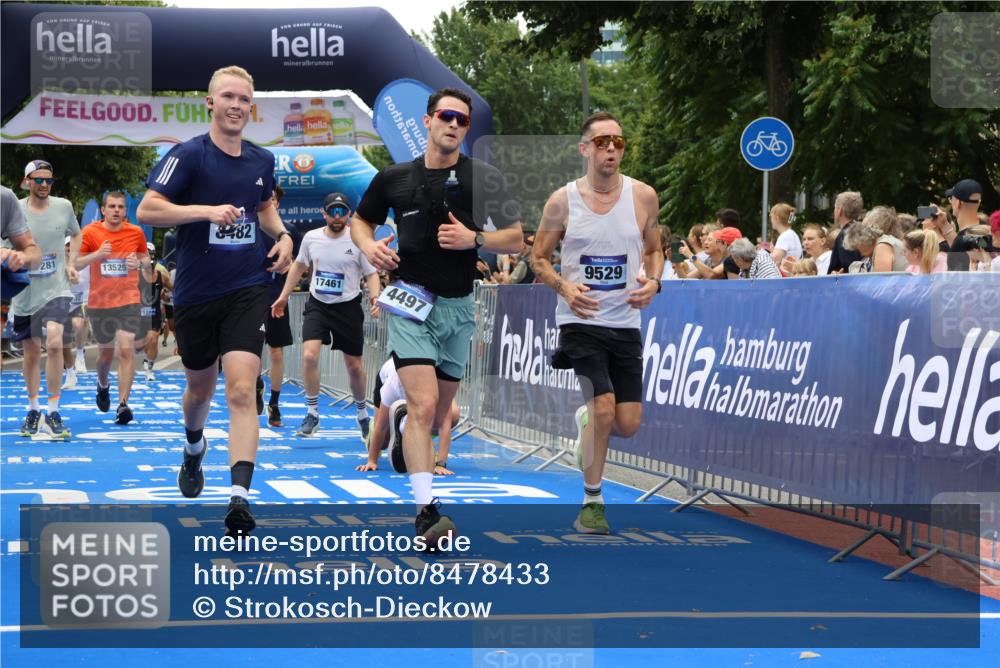 29.06.2025 - hella hamburg halbmarathon Strokosch-Dieckow http://msf.ph/oto/8478433 29.06.2025 10:46:30 Ziel 2222, 2842, 4237, 4497, 5459, 6421, 6978, 7335, 8482, 8981, 9051, 9232, 9386, 9529, 9786, 11185, 11773, 12891, 13525, 13554, 14045, 14228, 14482, 15026, 15133, 15157, 15206, 17281, 17461, 18637, 18882, 19209 meine-sportfotos.de