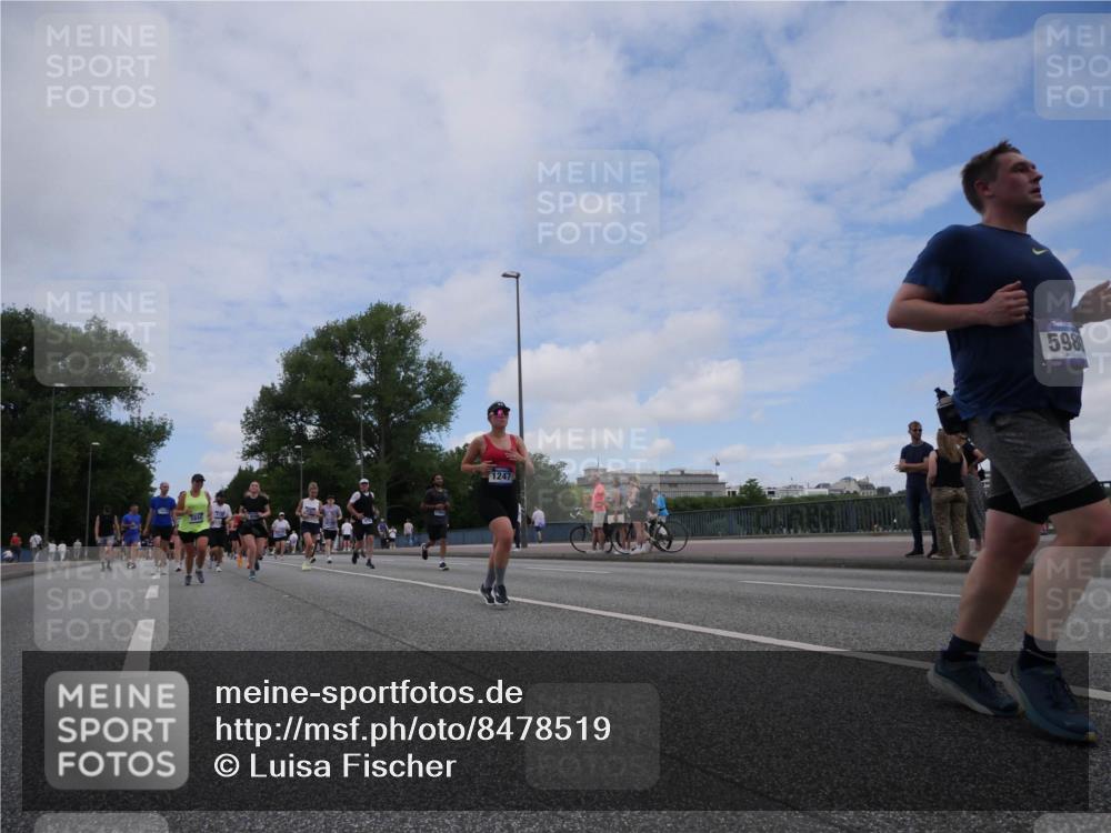 29.06.2025 - hella hamburg halbmarathon Luisa Fischer http://msf.ph/oto/8478519 29.06.2025 11:20:36 Kennedybrücke 1247, 598, 1247, 3228, 4107, 4130, 5840, 5980, 6809, 7678, 8042, 10318 meine-sportfotos.de