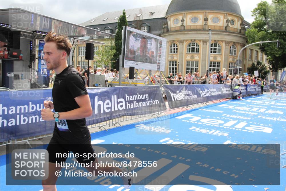 29.06.2025 - hella hamburg halbmarathon Michael Strokosch http://msf.ph/oto/8478556 29.06.2025 10:40:22 Ziel 5410, 5803, 8370, 8465, 12704, 14699, 17916, 18614 meine-sportfotos.de
