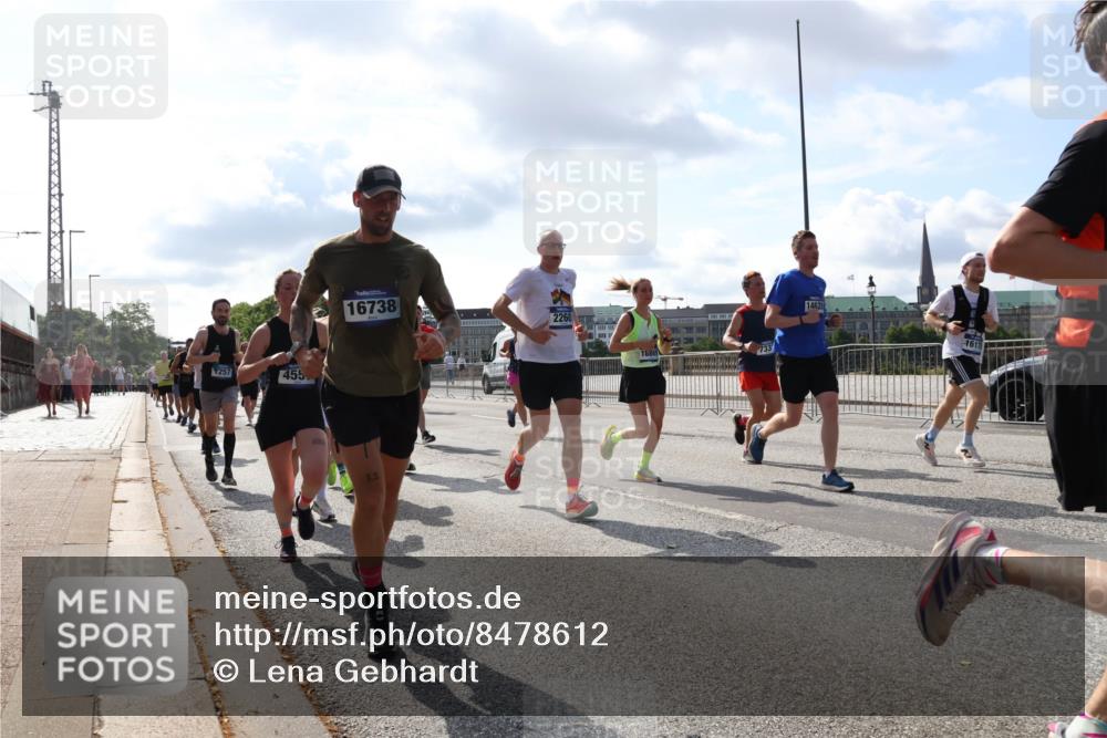29.06.2025 - hella hamburg halbmarathon Lena Gebhardt http://msf.ph/oto/8478612 29.06.2025 09:56:02 Lombardsbrücke 257, 455, 16738, 2260, 18865, 733, 1462, 1617, 1061, 1120, 1143, 1151, 1216, 1257, 1267, 1461, 1499, 1502, 1507, 1592, 1630, 1689, 2083, 2250, 2260, 2284, 2504, 2706, 2708, 2718, 2818, 2864, 2884, 3060, 3213, 3399, 3543, 3654, 3692, 3945, 3985, 4033, 4077, 4088, 4127, 4324, 4345, 4346, 4557, 4601, 4847, 4890, 5116, 5421, 5459, 5607, 6009, 6054, 6115, 6134, 6168, 6421, 6481, 6691, 6994, 7056, 7100, 7178, 7224, 7269, 7332, 7943, 8335, 8514, 8968, 8989, 9246, 9537, 10596 meine-sportfotos.de