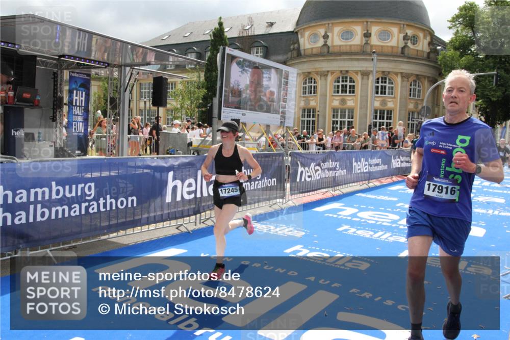 29.06.2025 - hella hamburg halbmarathon Michael Strokosch http://msf.ph/oto/8478624 29.06.2025 10:40:29 Ziel 6649, 8370, 8966, 10978, 14924, 15247, 17245, 17916 meine-sportfotos.de
