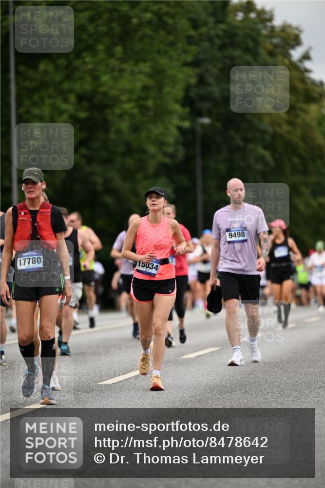 29.06.2025 - hella hamburg halbmarathon Dr. Thomas Lammeyer http://msf.ph/oto/8478642 29.06.2025 11:05:06 Kennedybrücke 1261, 1714, 1967, 2177, 2239, 2371, 2758, 2992, 3628, 3818, 4054, 4208, 4344, 4934, 5371, 5372, 5956, 6503, 7726, 8041, 8129, 8130, 8132, 8649, 8650, 8797, 8818, 8969, 9363, 9459, 9498, 9733, 9898, 9900, 10023, 10151, 10260, 10290, 10638, 10773, 10774, 10814, 10878, 10881 meine-sportfotos.de