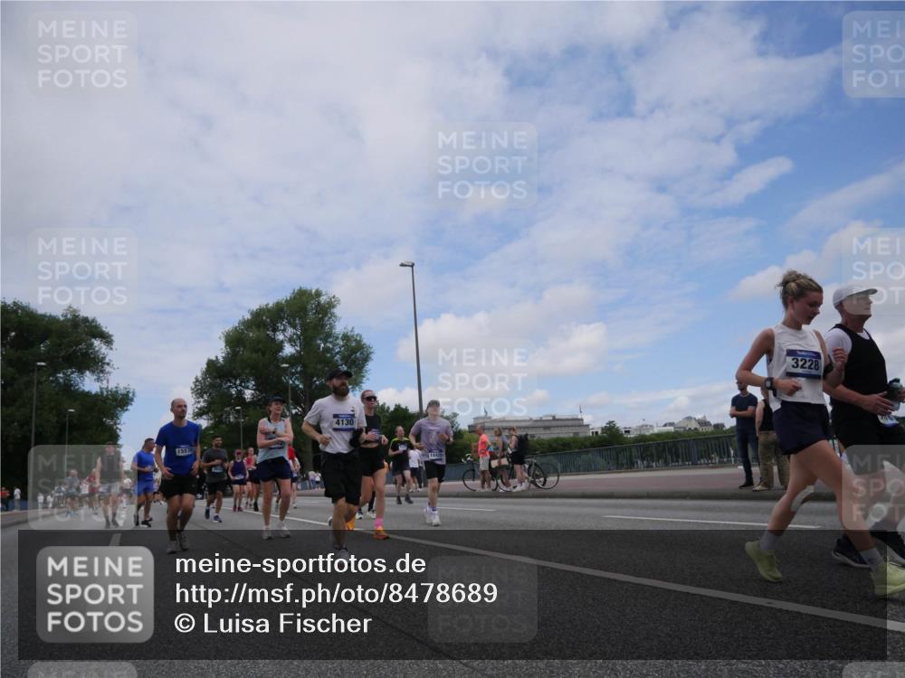 29.06.2025 - hella hamburg halbmarathon Luisa Fischer http://msf.ph/oto/8478689 29.06.2025 11:20:41 Kennedybrücke 15578, 4130, 18425, 3228, 2434, 3228, 3640, 3864, 3865, 4107, 4130, 5840, 6107, 6498, 6809, 7678, 8042, 8997, 10079, 10318 meine-sportfotos.de