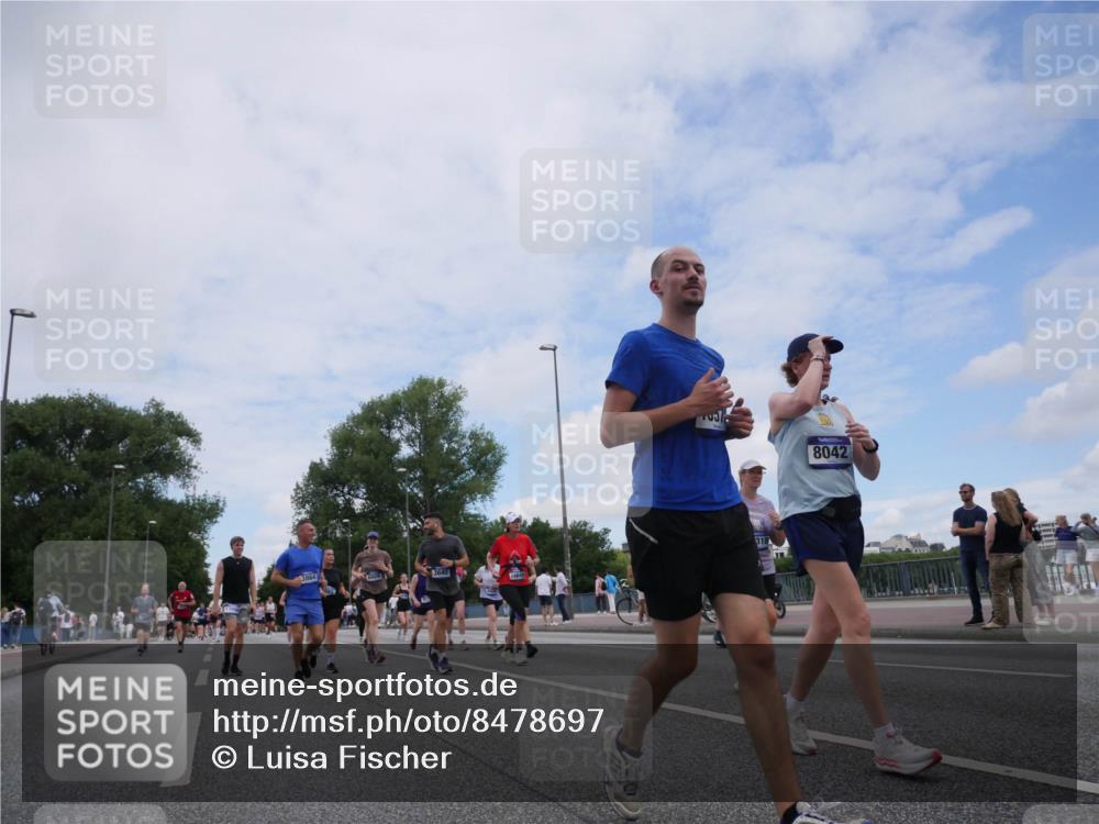 29.06.2025 - hella hamburg halbmarathon Luisa Fischer http://msf.ph/oto/8478697 29.06.2025 11:20:44 Kennedybrücke 3640, 14645, 8042, 318, 2434, 2938, 3640, 3864, 3865, 4107, 4130, 6107, 6498, 6508, 6661, 6809, 7678, 8042, 8997, 9533, 10079, 10318 meine-sportfotos.de