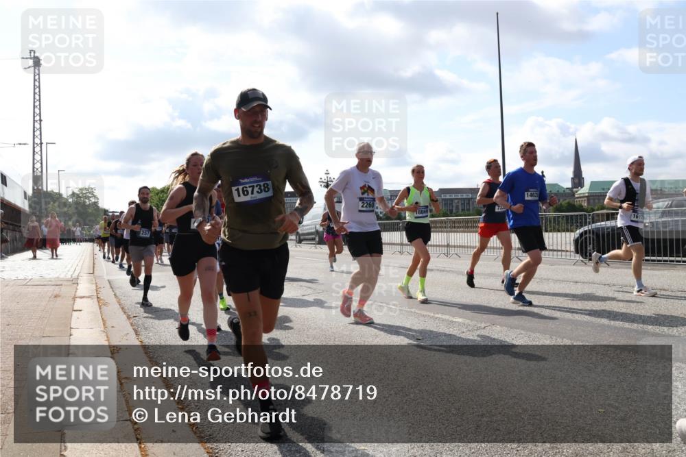 29.06.2025 - hella hamburg halbmarathon Lena Gebhardt http://msf.ph/oto/8478719 29.06.2025 09:56:03 Lombardsbrücke 257, 16738, 3, 2, 2260, 18869, 14628, 1617, 1061, 1143, 1216, 1257, 1267, 1461, 1499, 1502, 1507, 1592, 1630, 1689, 2083, 2250, 2260, 2284, 2504, 2706, 2708, 2718, 2818, 2864, 2884, 3060, 3213, 3399, 3543, 3654, 3692, 3945, 3985, 4033, 4077, 4088, 4127, 4324, 4345, 4346, 4557, 4601, 4847, 4890, 5116, 5421, 5607, 6009, 6054, 6115, 6134, 6168, 6421, 6481, 6691, 6994, 7056, 7100, 7178, 7224, 7269, 7332, 7943, 8335, 8514, 8968, 8989, 9246, 9537, 10596 meine-sportfotos.de