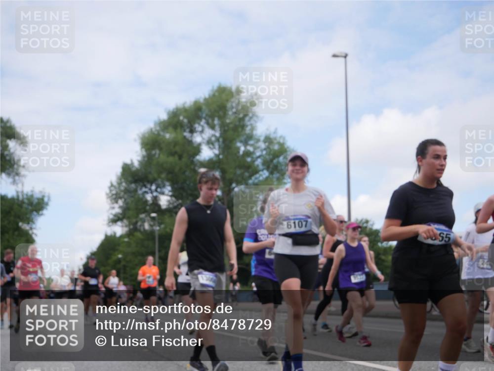 29.06.2025 - hella hamburg halbmarathon Luisa Fischer http://msf.ph/oto/8478729 29.06.2025 11:20:47 Kennedybrücke 6107, 55, 2434, 2938, 3640, 3864, 3865, 4107, 4125, 6107, 6498, 6508, 6661, 6809, 7180, 7281, 8042, 8997, 9533, 10079, 10318 meine-sportfotos.de