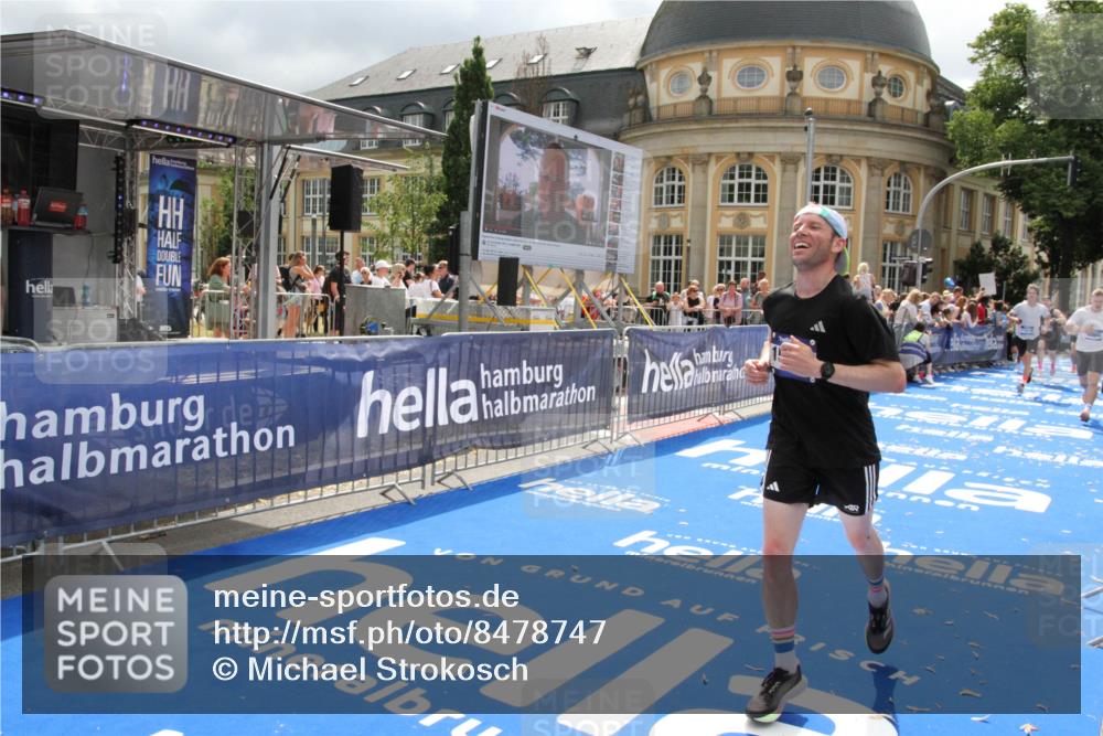29.06.2025 - hella hamburg halbmarathon Michael Strokosch http://msf.ph/oto/8478747 29.06.2025 10:40:33 Ziel 6649, 7284, 8966, 10978, 11767, 12365, 12540, 14924, 15164, 15247, 17214, 18192 meine-sportfotos.de