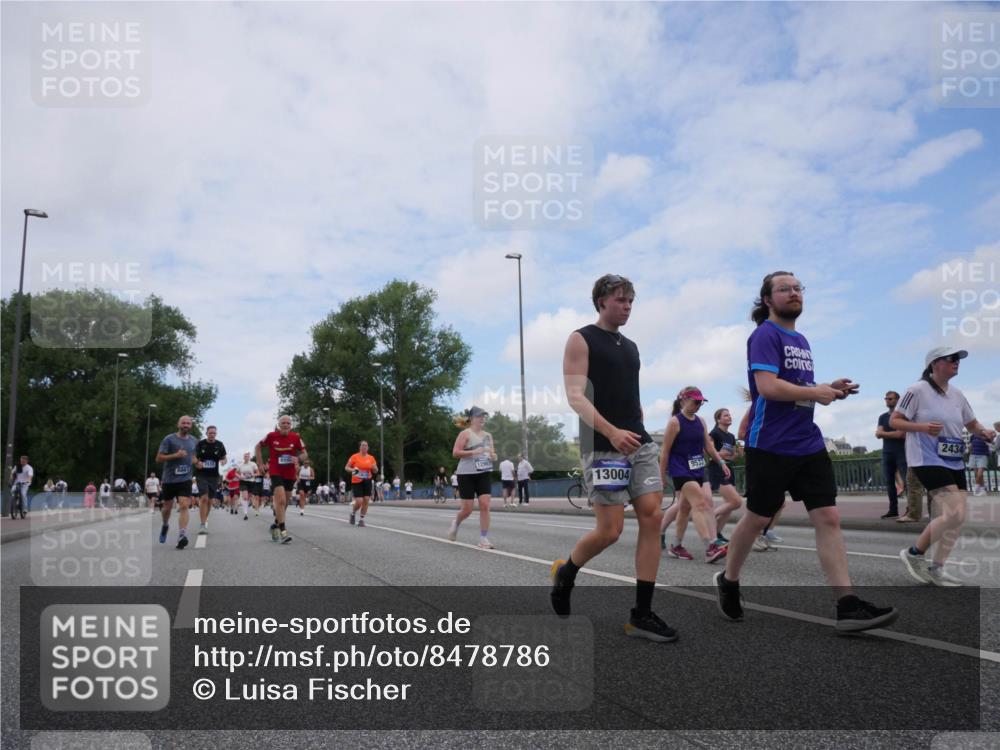 29.06.2025 - hella hamburg halbmarathon Luisa Fischer http://msf.ph/oto/8478786 29.06.2025 11:20:49 Kennedybrücke 12967, 9533, 13004, 2434, 2434, 2938, 3640, 3864, 3865, 4107, 4125, 5136, 6107, 6498, 6508, 6661, 6809, 7180, 7281, 8997, 9533, 10079 meine-sportfotos.de