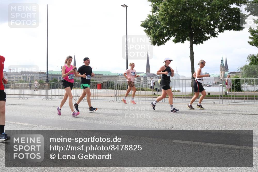 29.06.2025 - hella hamburg halbmarathon Lena Gebhardt http://msf.ph/oto/8478825 29.06.2025 10:33:28 Lombardsbrücke 2038, 11229, 2054, 1713, 1189, 1275, 1324, 1764, 1995, 2038, 2054, 2085, 2342, 2776, 2838, 2959, 3170, 3341, 3391, 3560, 3812, 3871, 4030, 4096, 4164, 4361, 4433, 4445, 4449, 4650, 4696, 5075, 5096, 5110, 5141, 5180, 5557, 5569, 5581, 5917, 6109, 6773, 6854, 6999, 7653, 7705, 7982, 8021, 8157, 8282, 8595, 8891, 9143, 9234, 9258, 9289, 9438, 9591, 9592, 9750, 9780, 9799, 11229, 11260, 11713, 11811, 11826, 12039, 14305, 14743, 15951 meine-sportfotos.de
