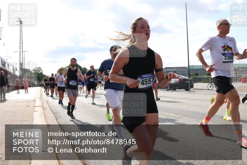 29.06.2025 - hella hamburg halbmarathon Lena Gebhardt http://msf.ph/oto/8478945 29.06.2025 09:56:03 Lombardsbrücke 19040, 1257, 3060, 4557, 2260, 1061, 1143, 1216, 1257, 1267, 1461, 1499, 1502, 1507, 1592, 1630, 1689, 2083, 2250, 2260, 2284, 2504, 2706, 2708, 2718, 2818, 2864, 2884, 3060, 3213, 3399, 3543, 3654, 3692, 3945, 3985, 4033, 4077, 4088, 4127, 4324, 4345, 4346, 4557, 4601, 4847, 4890, 5116, 5421, 5607, 6009, 6054, 6115, 6134, 6168, 6421, 6481, 6691, 6994, 7056, 7100, 7178, 7224, 7269, 7332, 7943, 8335, 8514, 8968, 8989, 9246, 9537, 10596 meine-sportfotos.de