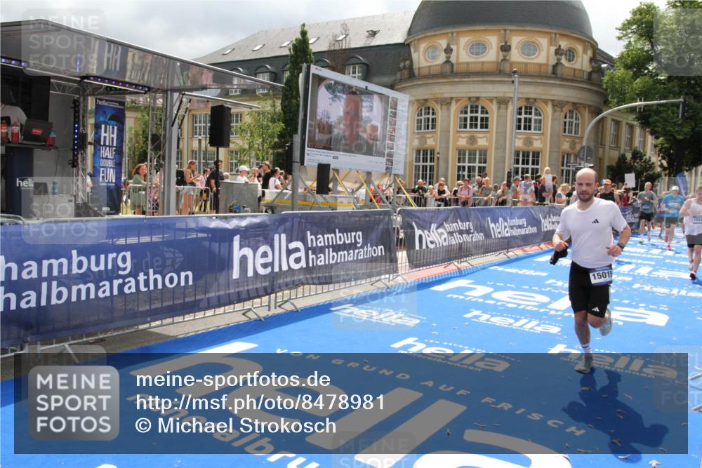29.06.2025 - hella hamburg halbmarathon Michael Strokosch http://msf.ph/oto/8478981 29.06.2025 10:40:40 Ziel 1912, 2324, 2714, 4843, 11767, 12365, 12865, 14272, 14820, 15015, 15164, 15493, 15542, 16599, 17724, 18192, 18399 meine-sportfotos.de