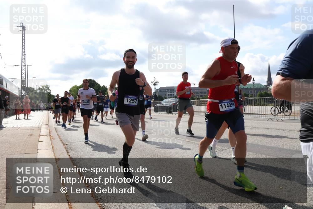 29.06.2025 - hella hamburg halbmarathon Lena Gebhardt http://msf.ph/oto/8479102 29.06.2025 09:56:04 Lombardsbrücke 19040, 1257, 19091, 11429, 1061, 1143, 1216, 1257, 1267, 1461, 1499, 1502, 1507, 1592, 1630, 1689, 2083, 2250, 2260, 2284, 2504, 2706, 2708, 2718, 2818, 2864, 2884, 3060, 3213, 3399, 3543, 3654, 3692, 3945, 4033, 4077, 4088, 4127, 4324, 4345, 4346, 4557, 4601, 4847, 4890, 5116, 5421, 5600, 5607, 6009, 6115, 6134, 6168, 6421, 6481, 6691, 6994, 7056, 7100, 7178, 7224, 7269, 7332, 7943, 8335, 8514, 8968, 8989, 9246, 9537, 10596 meine-sportfotos.de