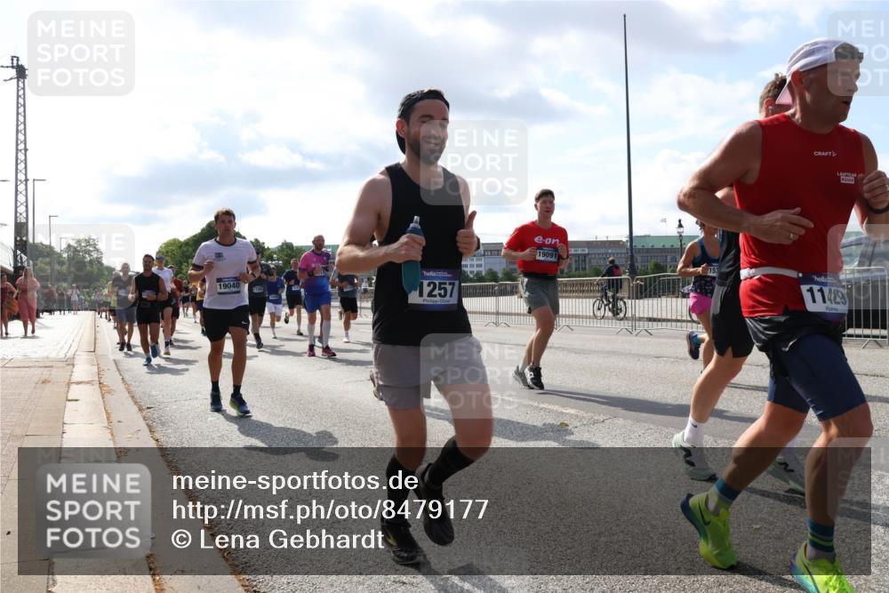 29.06.2025 - hella hamburg halbmarathon Lena Gebhardt http://msf.ph/oto/8479177 29.06.2025 09:56:04 Lombardsbrücke 19040, 1257, 19091, 153, 11429, 1061, 1143, 1216, 1257, 1267, 1461, 1499, 1502, 1507, 1592, 1630, 1689, 2083, 2250, 2260, 2284, 2504, 2706, 2708, 2718, 2818, 2864, 2884, 3060, 3213, 3399, 3543, 3654, 3692, 3945, 4033, 4077, 4088, 4127, 4324, 4345, 4346, 4557, 4601, 4847, 4890, 5116, 5421, 5600, 5607, 6009, 6115, 6134, 6168, 6421, 6481, 6691, 6994, 7056, 7100, 7178, 7224, 7269, 7332, 7943, 8335, 8514, 8968, 8989, 9246, 9537, 10596 meine-sportfotos.de