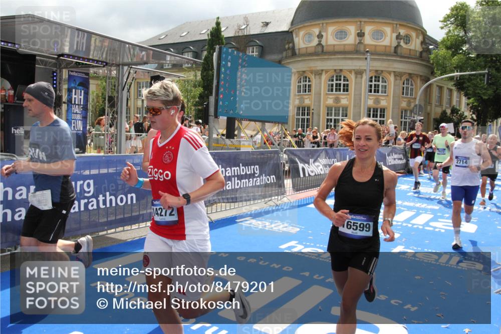 29.06.2025 - hella hamburg halbmarathon Michael Strokosch http://msf.ph/oto/8479201 29.06.2025 10:40:46 Ziel 1882, 1912, 2324, 2714, 2750, 4634, 4843, 4889, 5014, 5026, 5745, 7080, 7622, 8074, 8629, 9294, 10900, 11959, 12865, 14092, 14272, 14820, 15351, 15493, 16201, 16249, 16599, 17486, 18399 meine-sportfotos.de