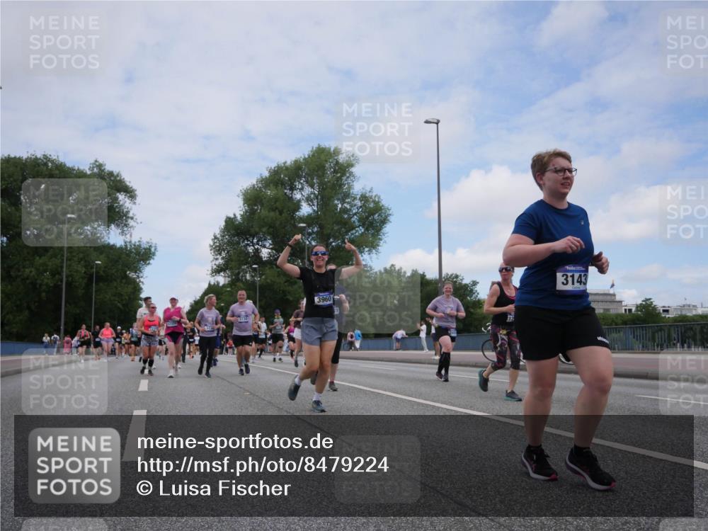29.06.2025 - hella hamburg halbmarathon Luisa Fischer http://msf.ph/oto/8479224 29.06.2025 11:21:00 Kennedybrücke 12324, 373, 3730, 3960, 12, 3143, 2605, 3143, 3739, 3960, 4474, 5136, 6666, 6688, 7281, 8790, 8791, 10113 meine-sportfotos.de