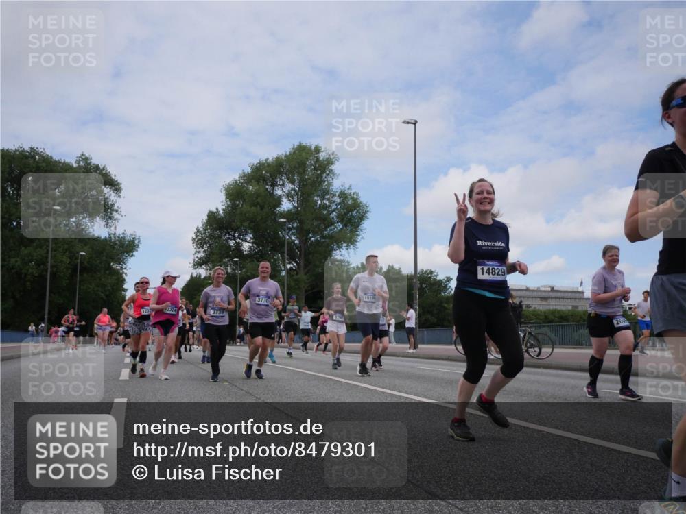 29.06.2025 - hella hamburg halbmarathon Luisa Fischer http://msf.ph/oto/8479301 29.06.2025 11:21:02 Kennedybrücke 1232, 2324, 3739, 3730, 8790, 15109, 14829, 260, 2605, 3143, 3541, 3739, 3960, 4474, 5136, 6666, 6688, 8790, 8791, 10113 meine-sportfotos.de