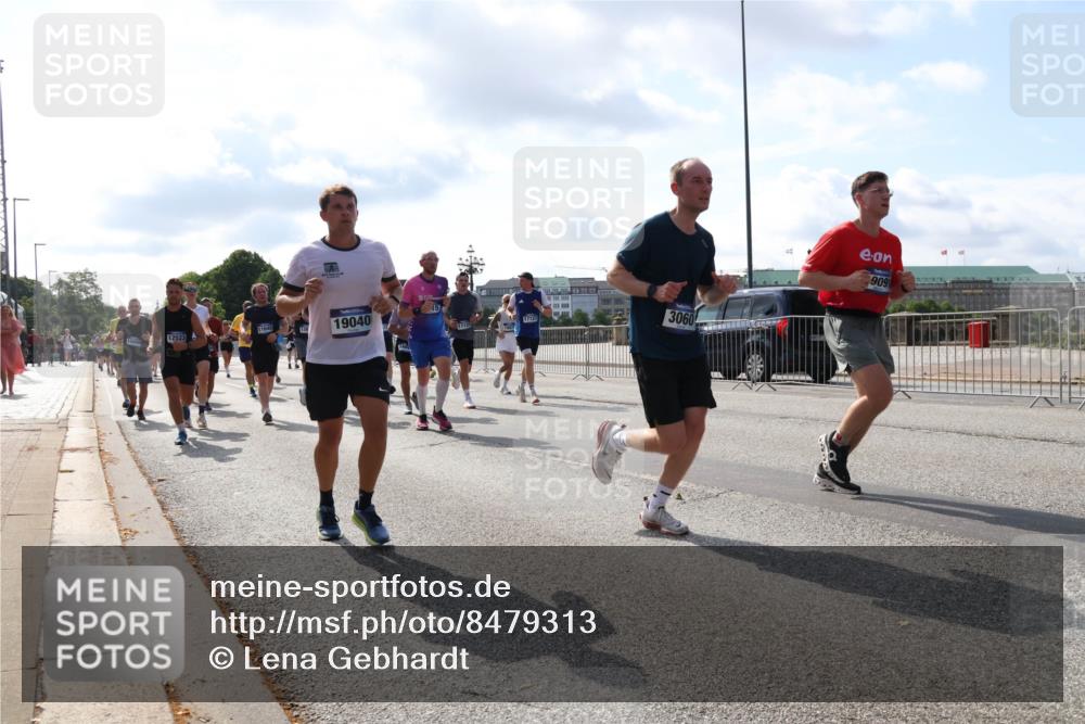 29.06.2025 - hella hamburg halbmarathon Lena Gebhardt http://msf.ph/oto/8479313 29.06.2025 09:56:05 Lombardsbrücke 15499, 12523, 15, 11645, 19040, 17127, 3060, 9091, 1061, 1143, 1216, 1257, 1267, 1452, 1461, 1499, 1502, 1507, 1592, 1630, 1689, 2083, 2250, 2260, 2284, 2504, 2708, 2718, 2818, 2864, 2884, 3060, 3399, 3543, 3654, 3692, 3945, 4033, 4077, 4088, 4127, 4324, 4345, 4346, 4557, 4601, 5116, 5421, 5482, 5600, 5607, 6009, 6115, 6134, 6168, 6481, 6691, 6994, 7056, 7100, 7178, 7224, 7269, 7332, 7583, 7943, 8335, 8514, 8968, 8989, 8996, 9246, 9537, 10596 meine-sportfotos.de